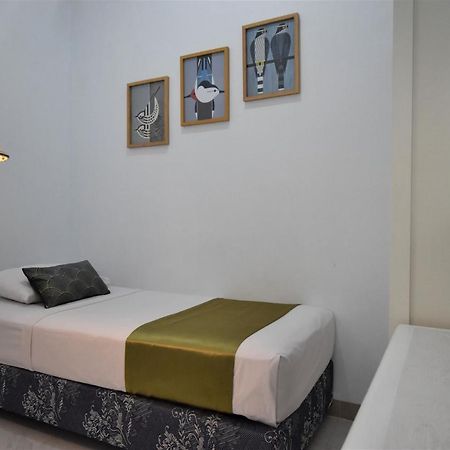 Nest Residence Giacarta Esterno foto
