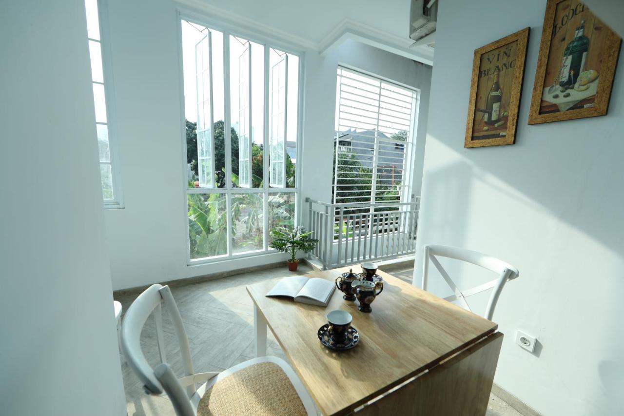 Nest Residence Giacarta Esterno foto